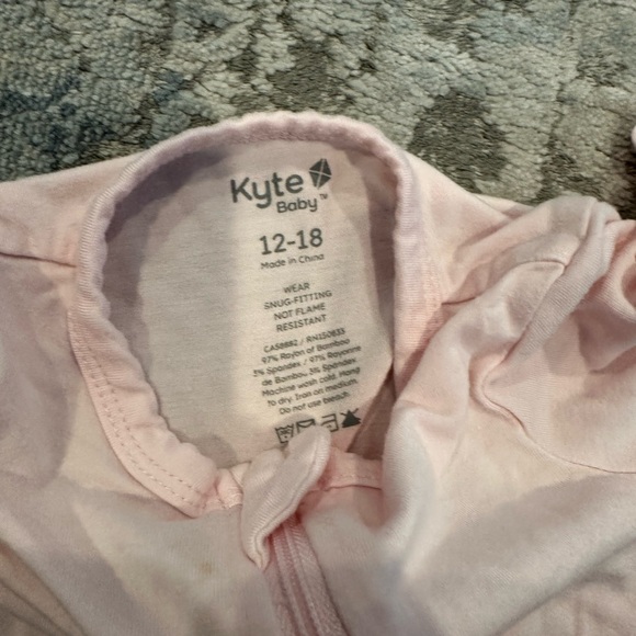 Kyte Baby Zipper Romper in Sakura Pink - Picture 2 of 3
